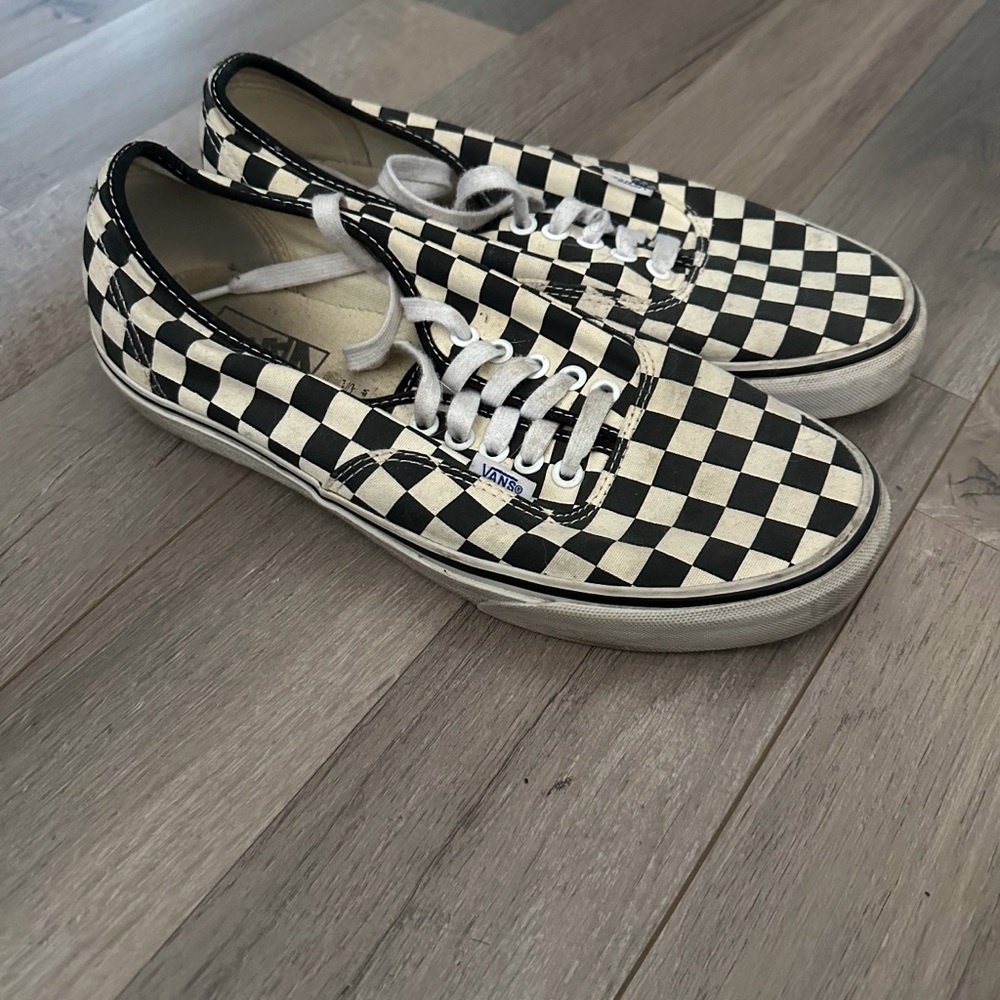 men’s checkered shoes vans 8.5